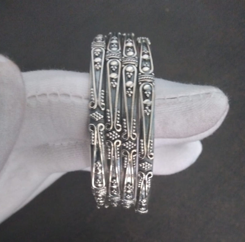 Elegant Linear Dot Pattern Antique Bangles